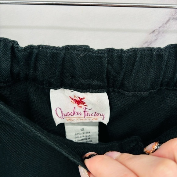 Quacker Factory Christmas Snowman Embroidered Straight Leg Mom Jeans Black - Picture 2 of 4